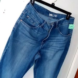 Lee Jeans. *BinJ*